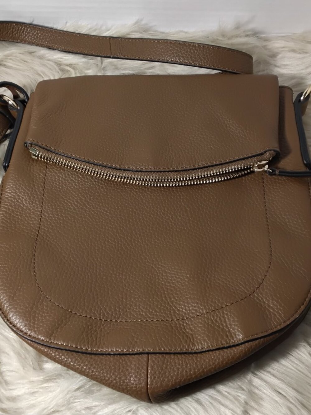 Vince Camuto Gabe Crossbody Saddle Bag Leather Cognac Brown Flap Turnlock Strap